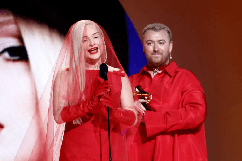 Sam Smith is making headlines again, this time criticizing this year’s Grammy Awards for not having any categories for LGBTQ+ artists, only male and female categories. He called this unfair and demanded that the organizers create such a category immediately. 2 image 366