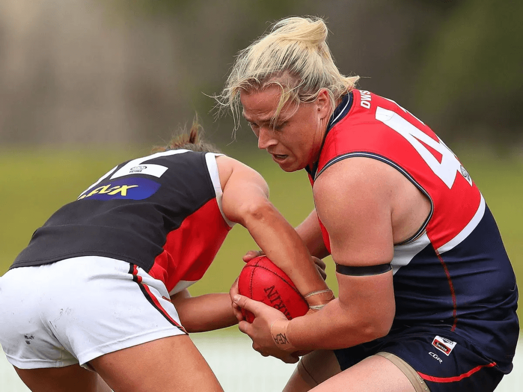 “I WILL DEFINITELY NEVER GO THERE!” Hannah Mouncey, the transgender Australian handball player, recently stated in an interview whether she plans to move to the United States. Her statement has gone viral and sparked mixed reactions. 3 image 537