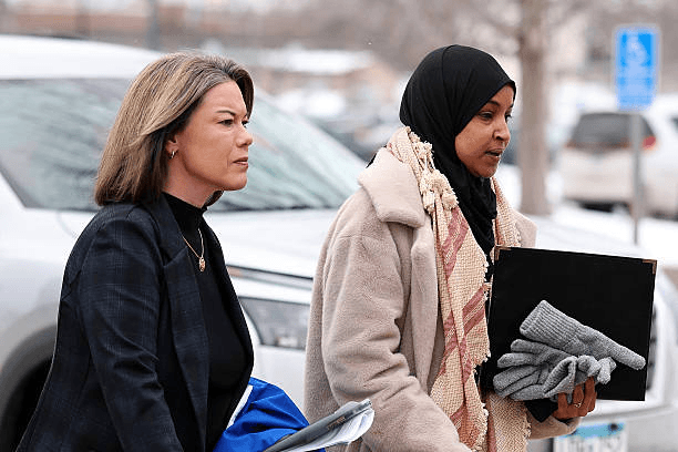 KENNEDY DROPS FINAL OMAR FILE ON SENATE FLOOR – CHAMBER FROZE FOR 42 SECONDS AS HE READ THE ONE LINE THAT ENDED HER 2 image 845