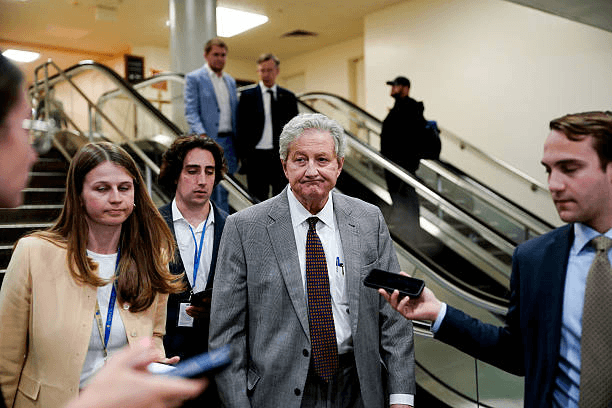 KENNEDY DROPS FINAL OMAR FILE ON SENATE FLOOR – CHAMBER FROZE FOR 42 SECONDS AS HE READ THE ONE LINE THAT ENDED HER 5 image 848