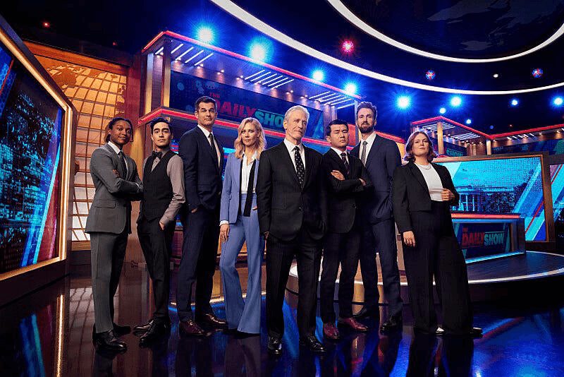 BREAKING NEWS-After 30 Years on Air, The Daily Show Ignited an Unprecedented Storm, as 8 Hosts Confronted Pam Bondi in the 2026 Premiere. 2 image 94