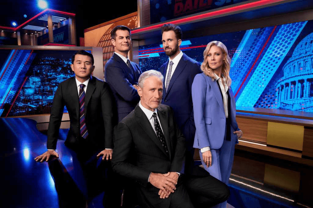 BREAKING NEWS-After 30 Years on Air, The Daily Show Ignited an Unprecedented Storm, as 8 Hosts Confronted Pam Bondi in the 2026 Premiere. 3 image 95